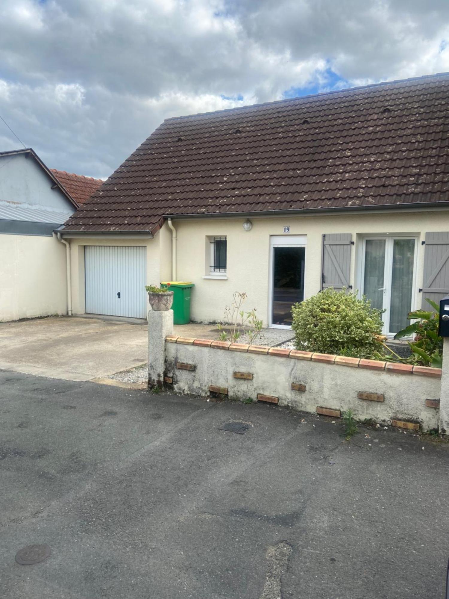 Maison Proche Du Circuit Des 24h Hébergement de vacances